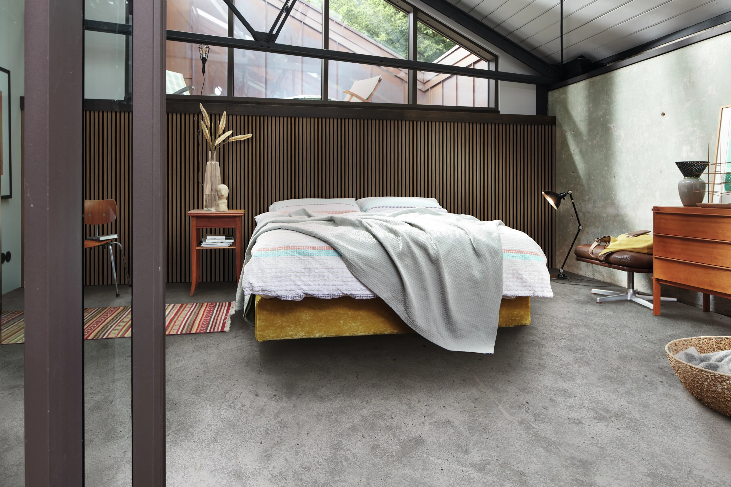 Ambiente instalado de Smokey walnut 20115 MEISTER